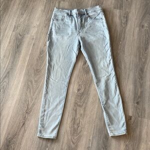 Express Women's Light wash Skinny Jeans size 8 long